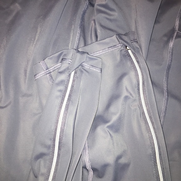 Victoria Sport small zippered yoga/gym leggings - Picture 5 of 5